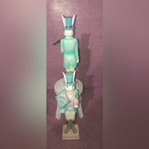 🌸 2 Bunny Rabbit Soldier Figurines